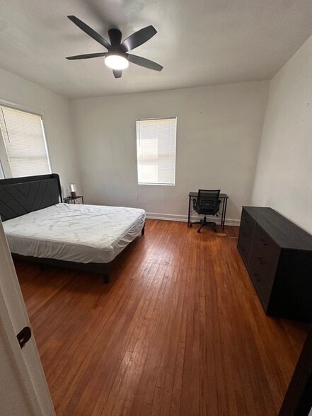 Building Photo - 1131 Eastview St