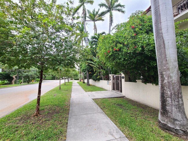 Building Photo - 1821 Jefferson Ave