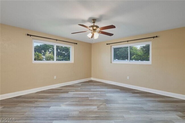 Building Photo - 1380 Sunbury Dr