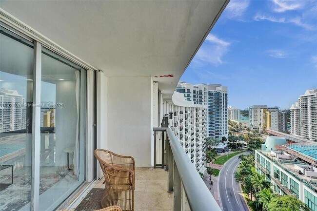 Building Photo - 6039 Collins Ave