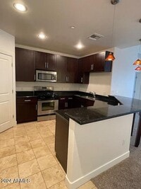 Building Photo - 945 E Playa Del Norte Dr