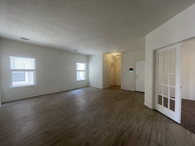 Building Photo - 3540 Clear Creek Rd