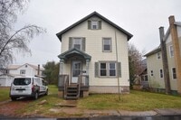 Building Photo - Spacious Three Bedroom House in Mill Hall!