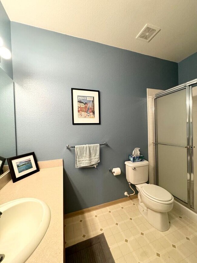 Building Photo - 2 Bedroom, 2 Bathroom Condo In Fort Collins with Pool and Clubhouse Access! $500 deposit. Great L...