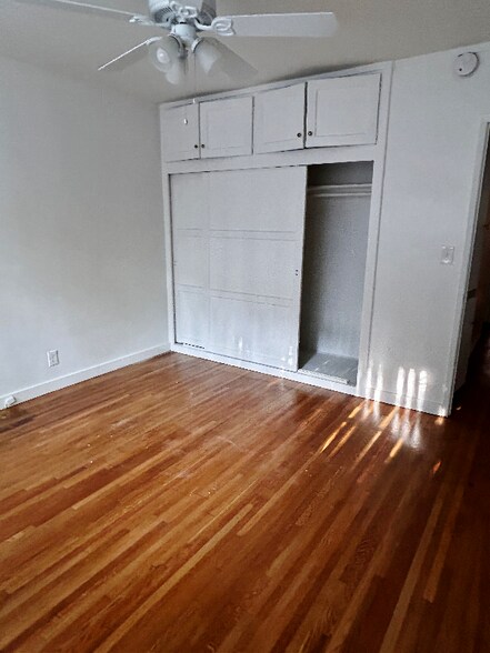 Building Photo - 1850 N La Brea Ave