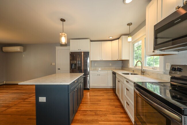 Building Photo - 49 N Amherst Rd