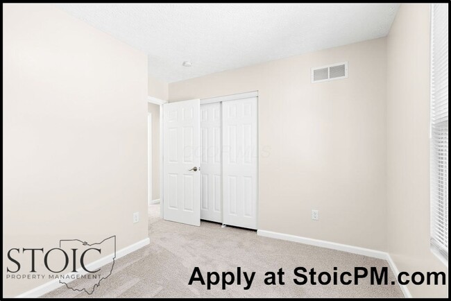 Building Photo - 1860 Meadowlawn Dr