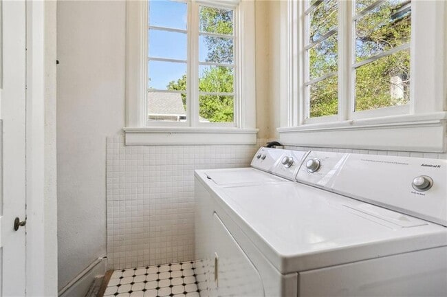 Building Photo - 3808 Napoleon Ave