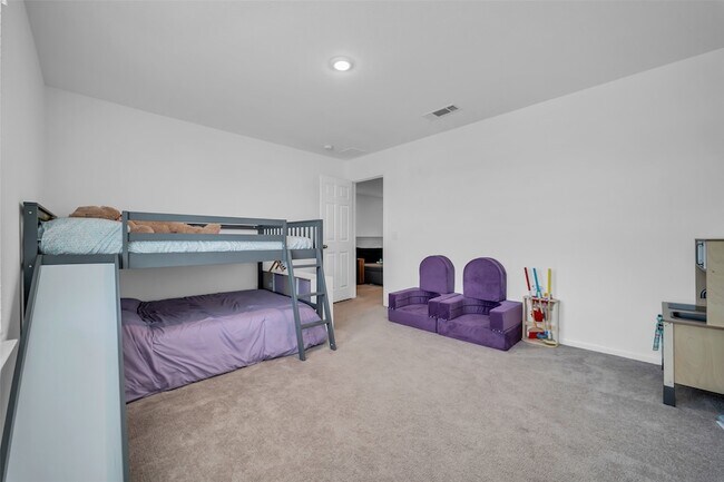 Building Photo - 7306 Madison Cmns Ln