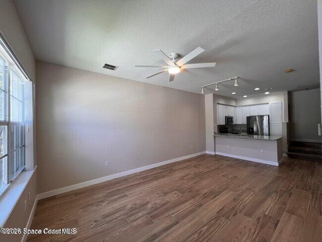 Building Photo - 105 Turpial Way
