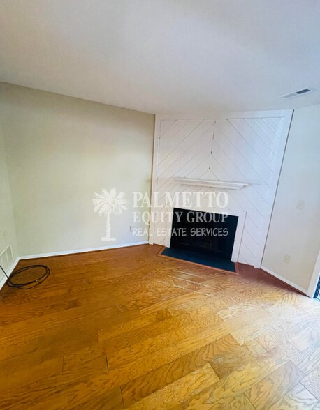 Building Photo - 2607 Cottage Pl