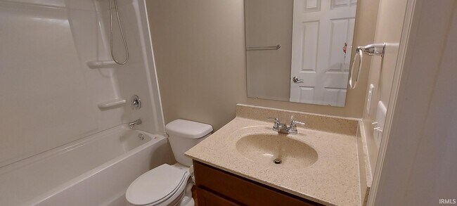 Building Photo - 13575 Crescent Ridge Dr