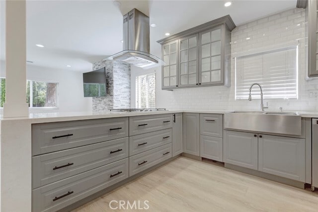 Building Photo - 247 N Oak Ave