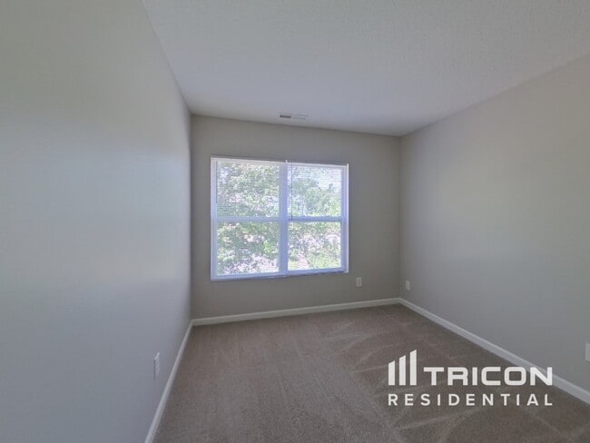 Building Photo - 412 Bent Leaf Ct