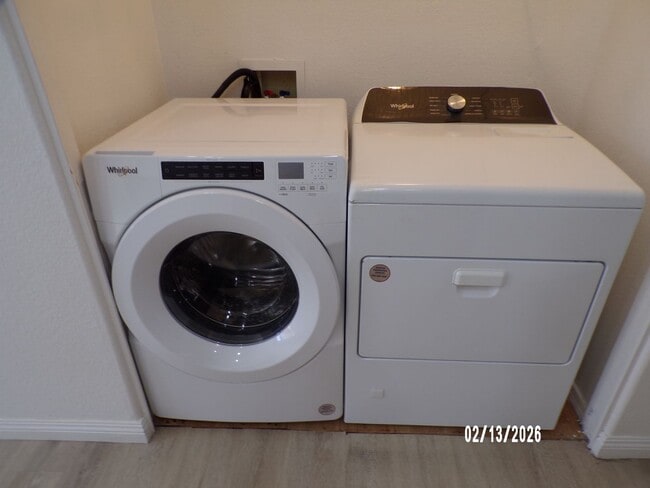 Building Photo - Cute Home