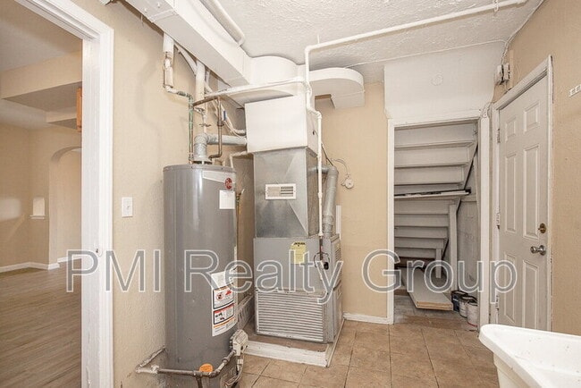 Building Photo - 645 Babbitt Rd