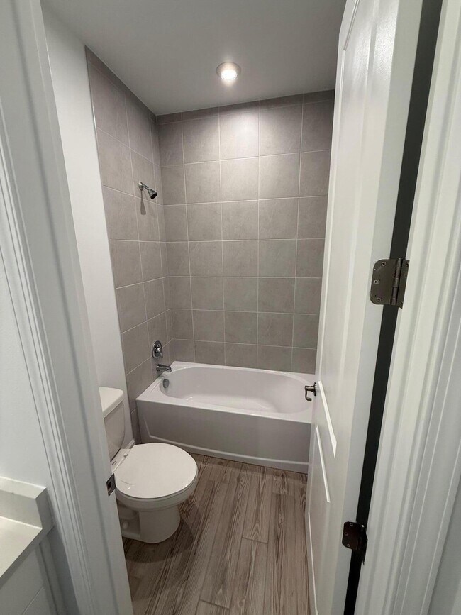 Building Photo - 9555 SW Indra Wy