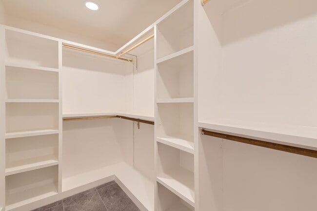 Building Photo - 1625 Anise Dr