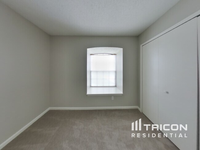 Building Photo - 2660 Malibu Cir