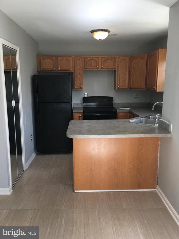 Building Photo - 4070 Bluebird Dr