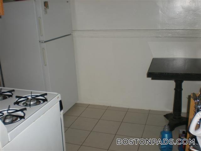 Building Photo - 137 Park Dr