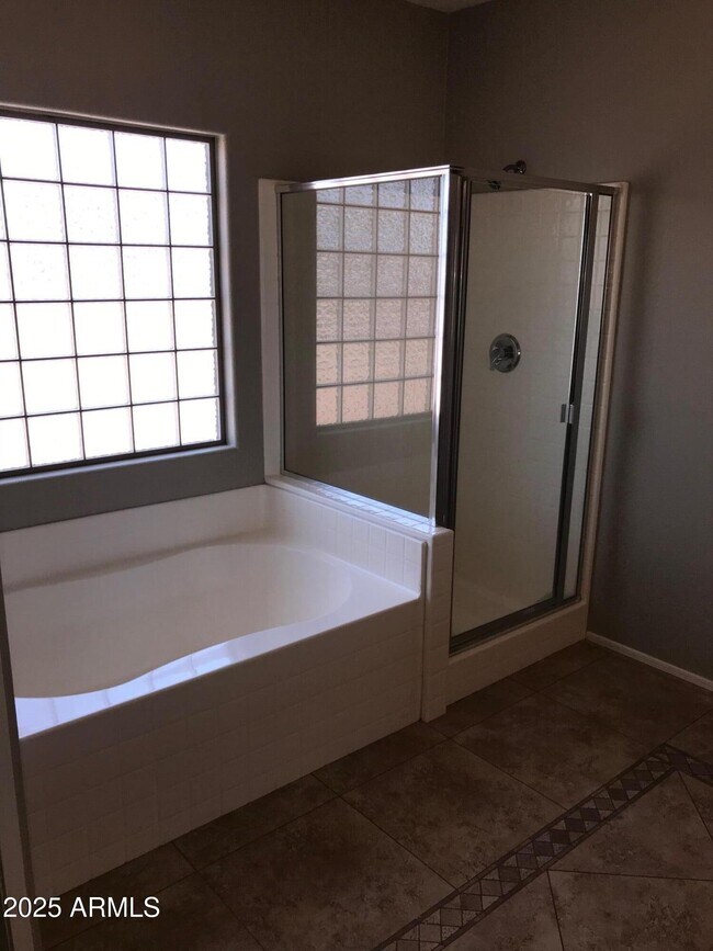 Building Photo - 3440 E Flower St