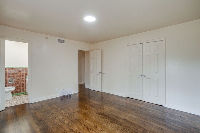 Building Photo - 4315 Mackey Dr