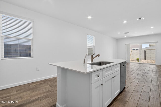 Building Photo - 9284 S Mara Dr