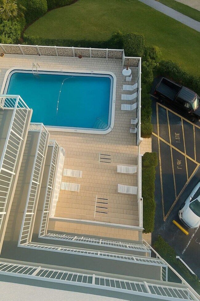 Building Photo - BREATHTAKING VIEW ALERT!!!