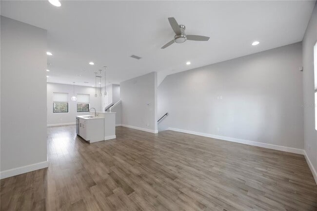 Building Photo - 1330 W Gray St