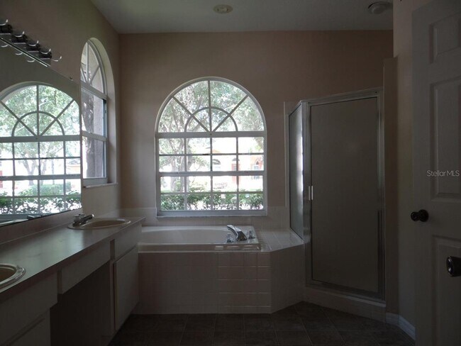 Building Photo - 17712 Hampshire Oak Dr