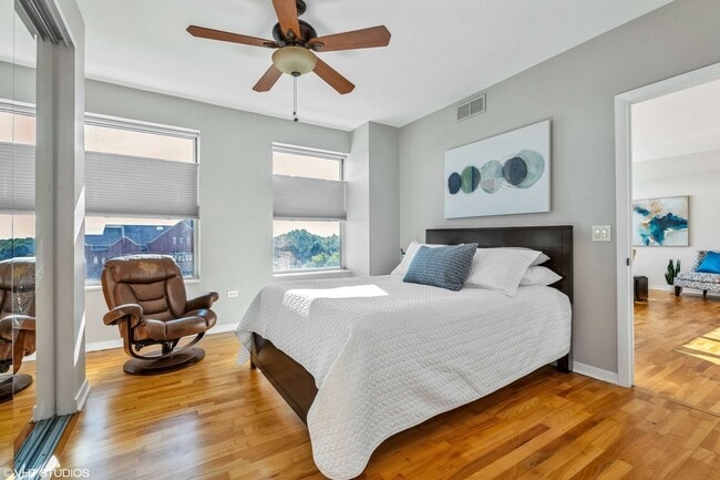 Building Photo - 77 S Evergreen Ave