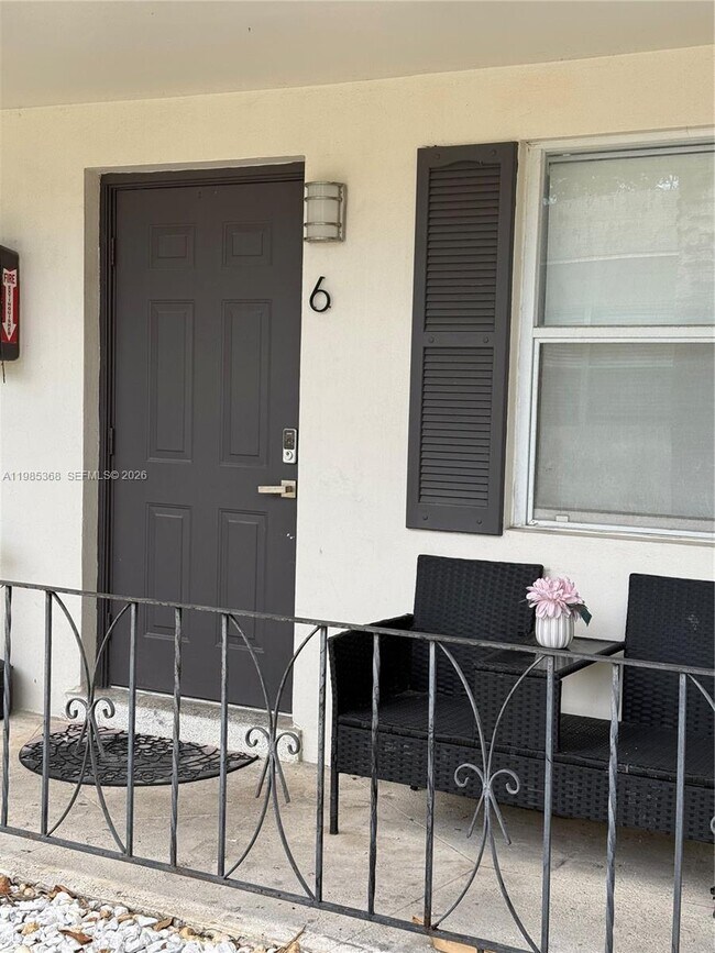 Building Photo - 2216 Fillmore St