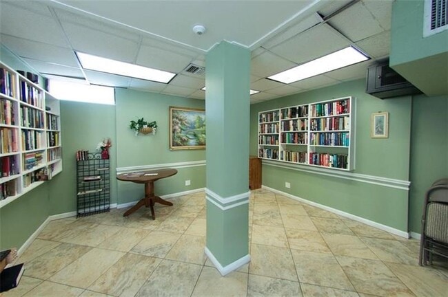 Building Photo - 608 SW Natura Blvd