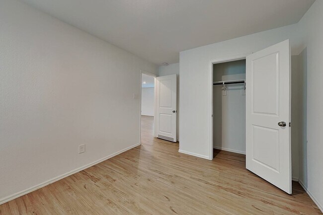 Building Photo - 18811 Charter Elm Dr