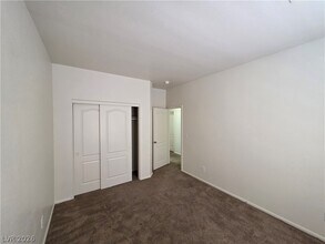 Building Photo - 731 Emerald Idol Pl