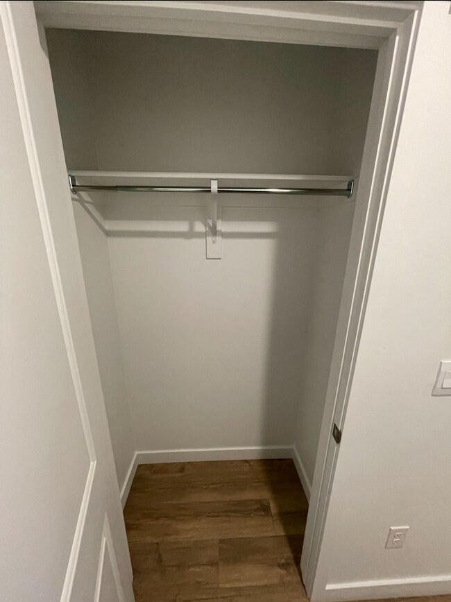 Building Photo - Small dog Friendly!! 4-6 Month Lease!