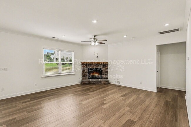 Building Photo - 15020 Sycamore Crossing Ct