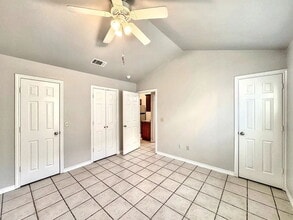 Building Photo - "Charming 1-Bedroom Haven in San Marcos – Cozy 651 sq ft Retreat on Burleson Street!"