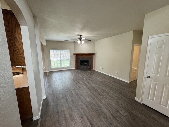 Building Photo - 8500 Riverwalk Trail