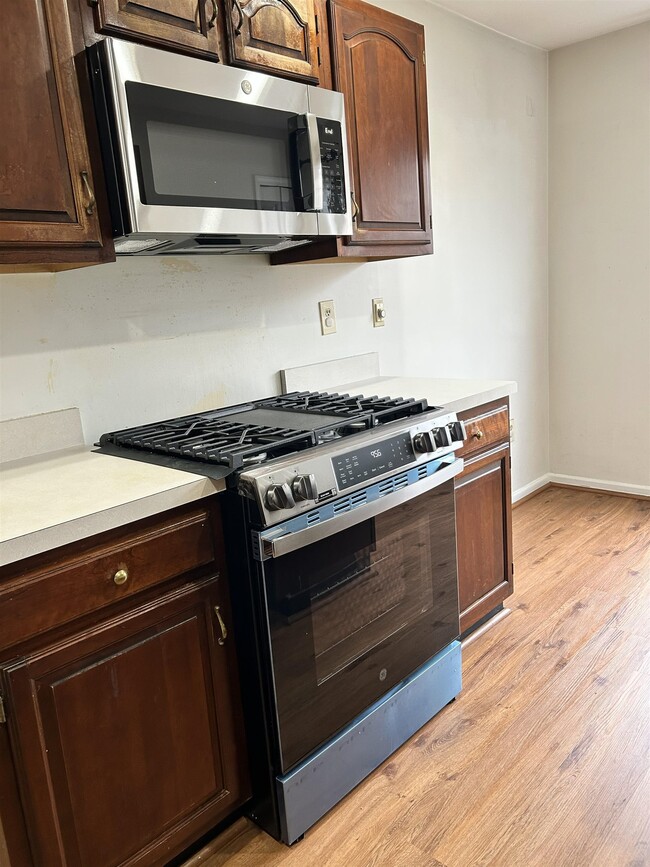 Building Photo - 109 Cherry St