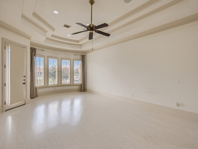 Building Photo - 19027 Crescent Bay Dr