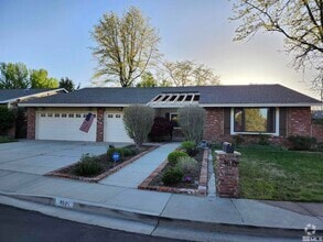Building Photo - 4815 Golden Springs Dr