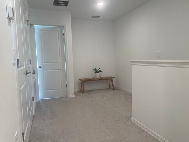 Building Photo - 1308 Drake Rdg Dr