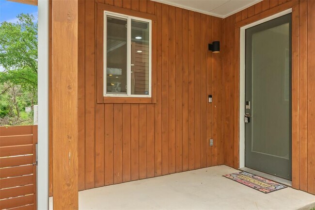 Building Photo - 3111 Aldwyche Dr