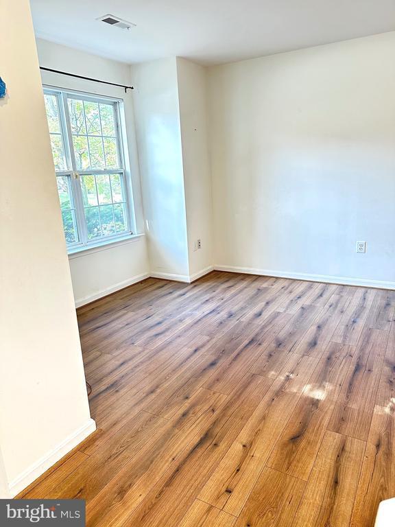 Building Photo - 20408 River Bank St