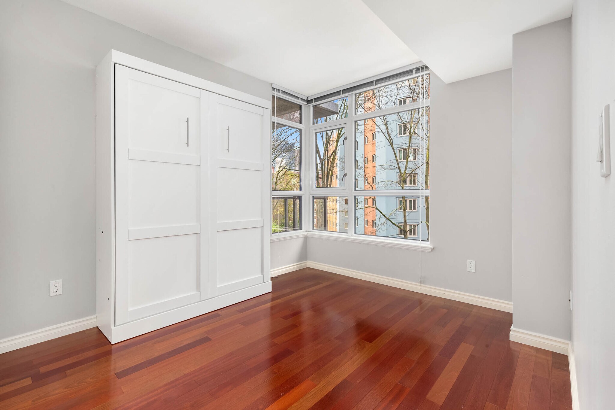 Building Photo - 1420 Terry Ave