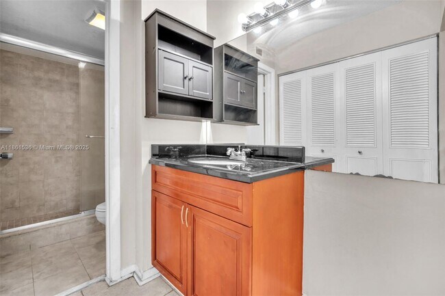 Building Photo - 6575 W Oakland Park Blvd