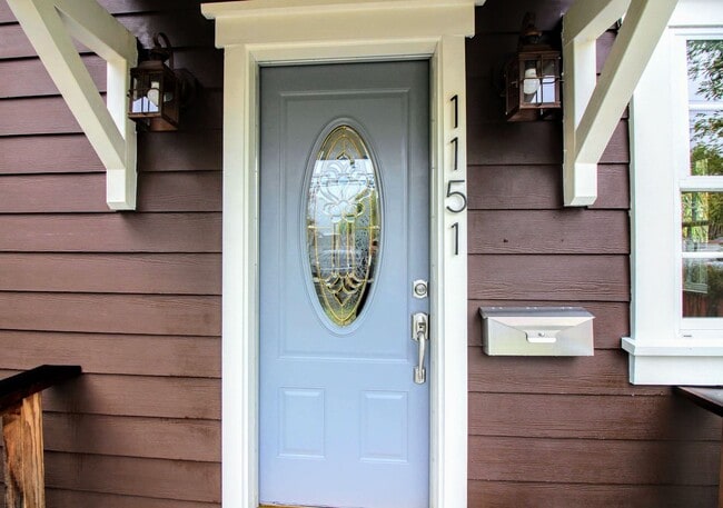 Building Photo - 2 Bedroom Home with Large Yard in SW Santa Rosa