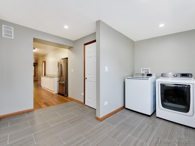 Building Photo - 2063 N Oakley Ave